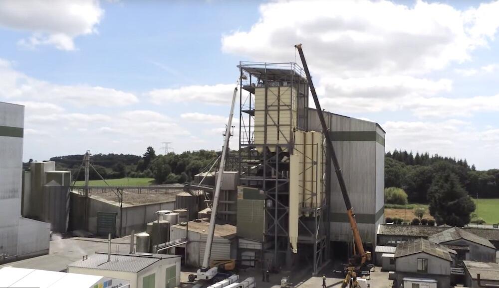 Installation des silos dans tour de broyage en charpente métallique