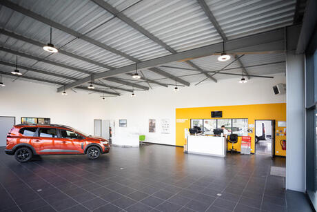 construction d'un garage automobiles RENAULT -  ille-et-vilaine- pléchatel-intérieur bâtiment (2)